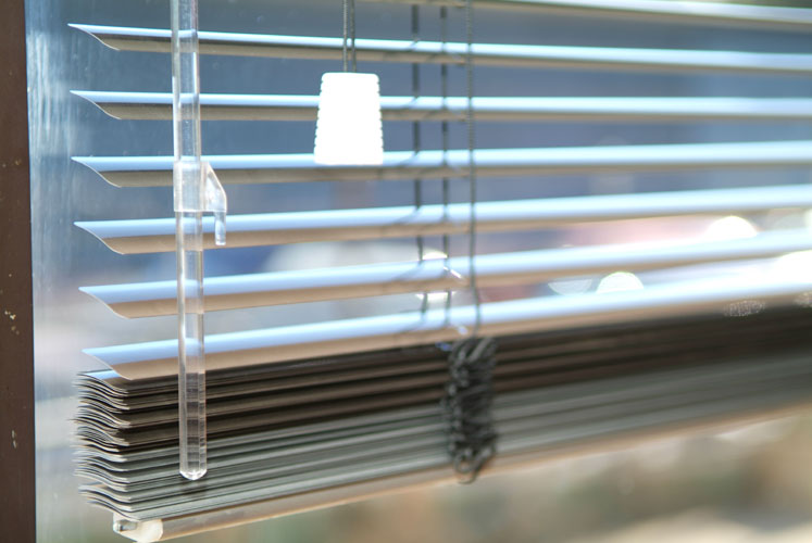aluminium venetian blinds cleaning